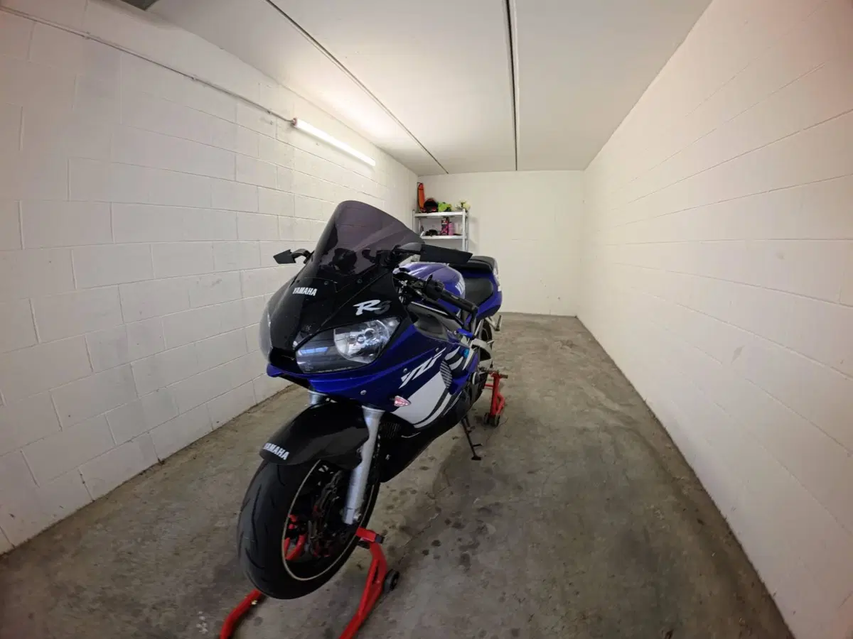 Yamaha YZF R6 (2001 - 02) (3)