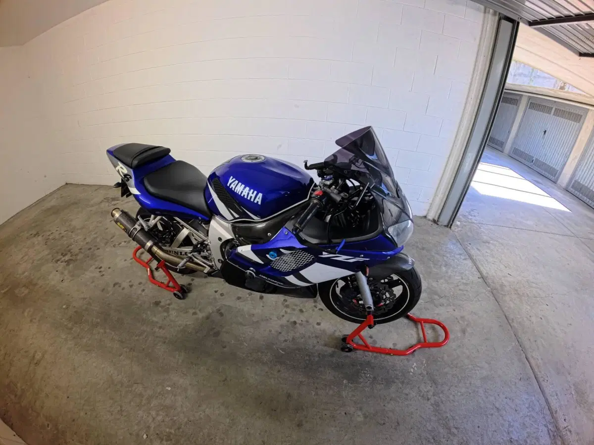 Yamaha YZF R6 (2001 - 02) (5)