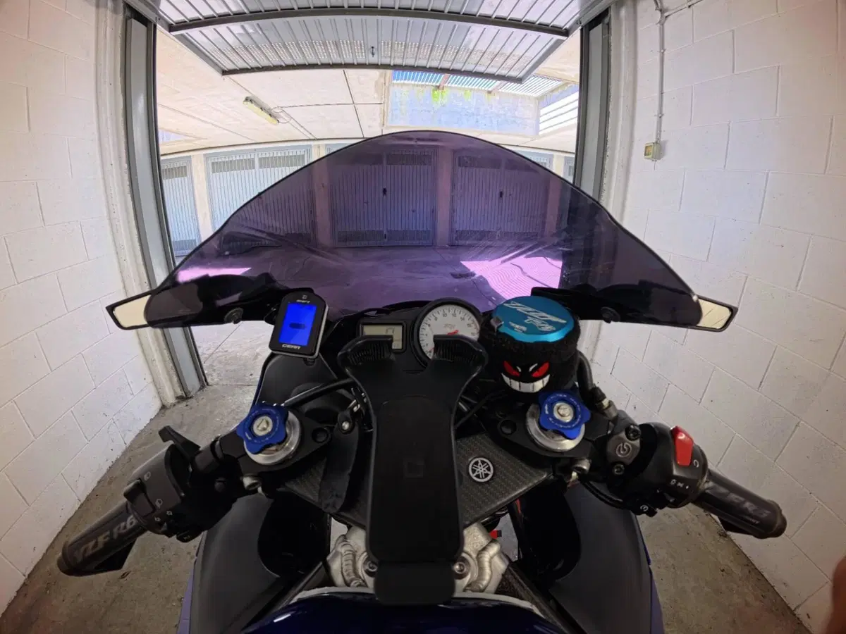 Yamaha YZF R6 (2001 - 02) (9)