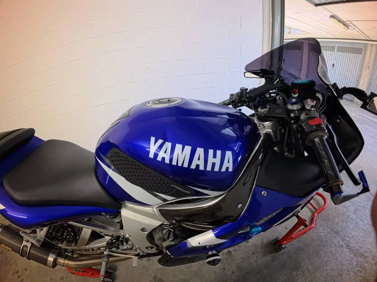 Yamaha YZF R6 (2001 - 02) (13)