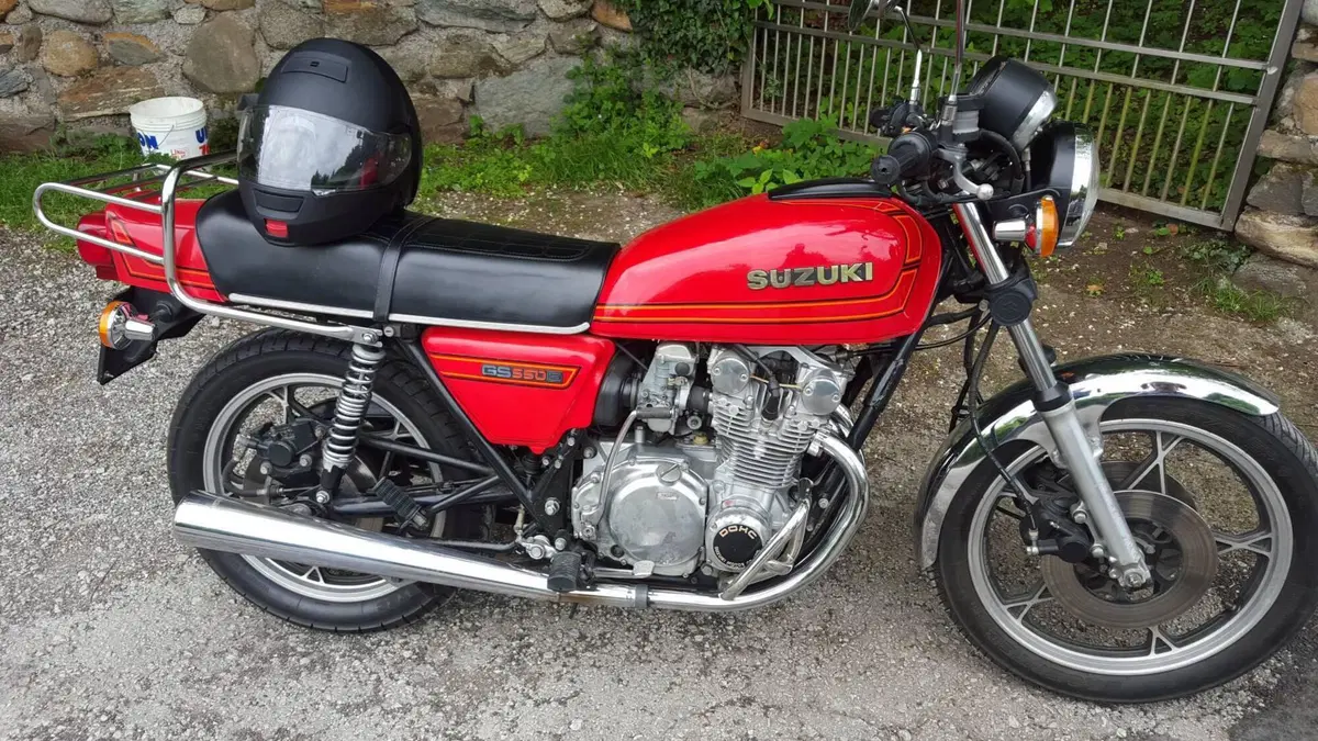 Suzuki gs 550 E