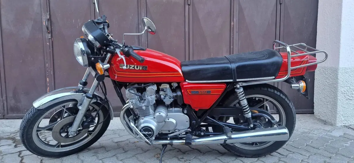 Suzuki gs 550 E (6)
