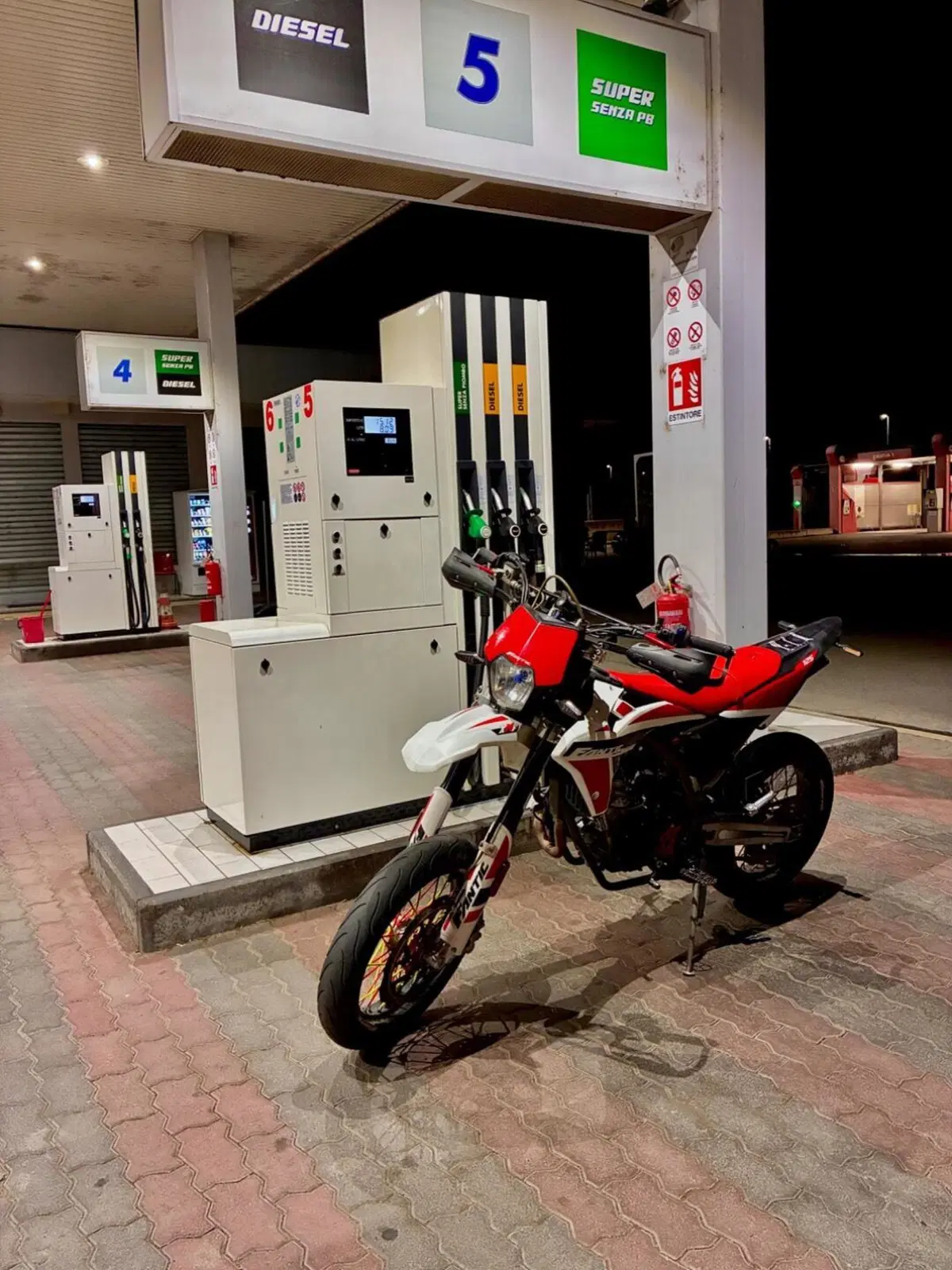 Fantic Motor Motard 125 Performance 4t (2020)
