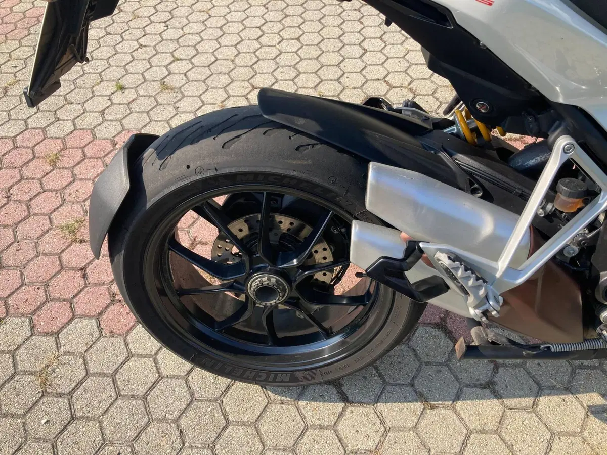 Ducati Multistrada 1200 S Touring (2010 - 12) (3)