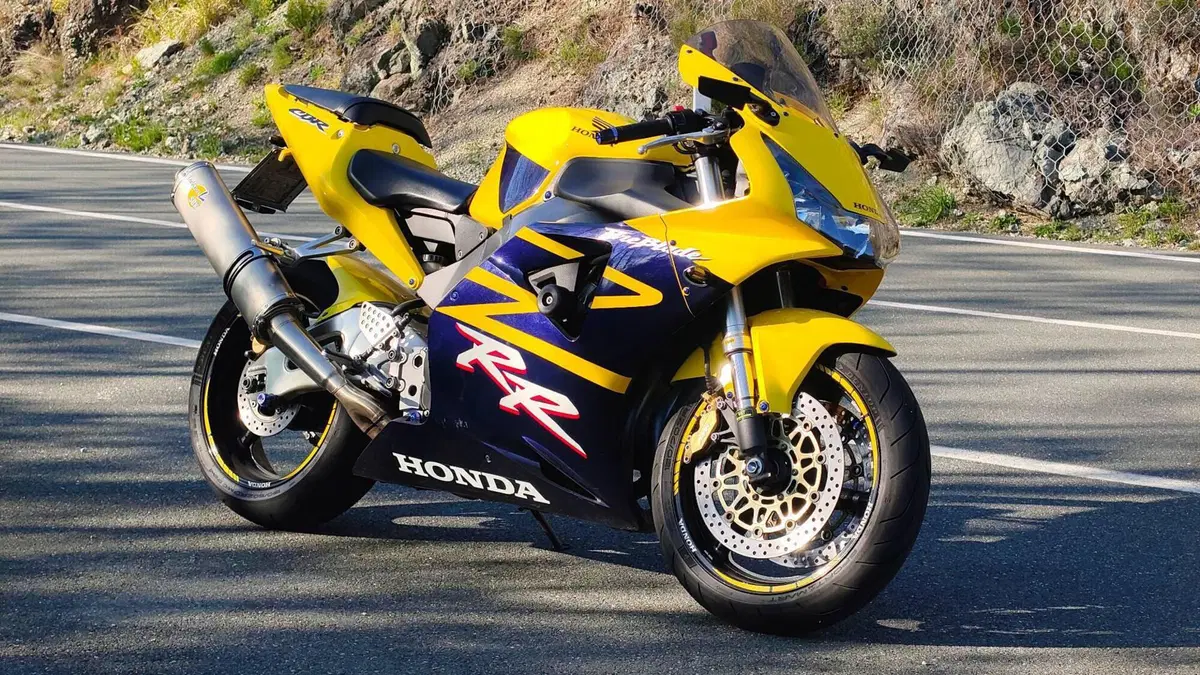 Honda CBR 900 RR Fireblade (2002 - 04) (2)