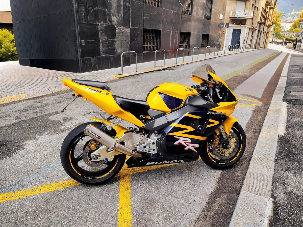 Honda CBR 900 RR Fireblade (2002 - 04) (4)