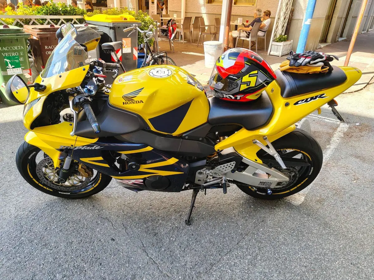 Honda CBR 900 RR Fireblade (2002 - 04) (7)