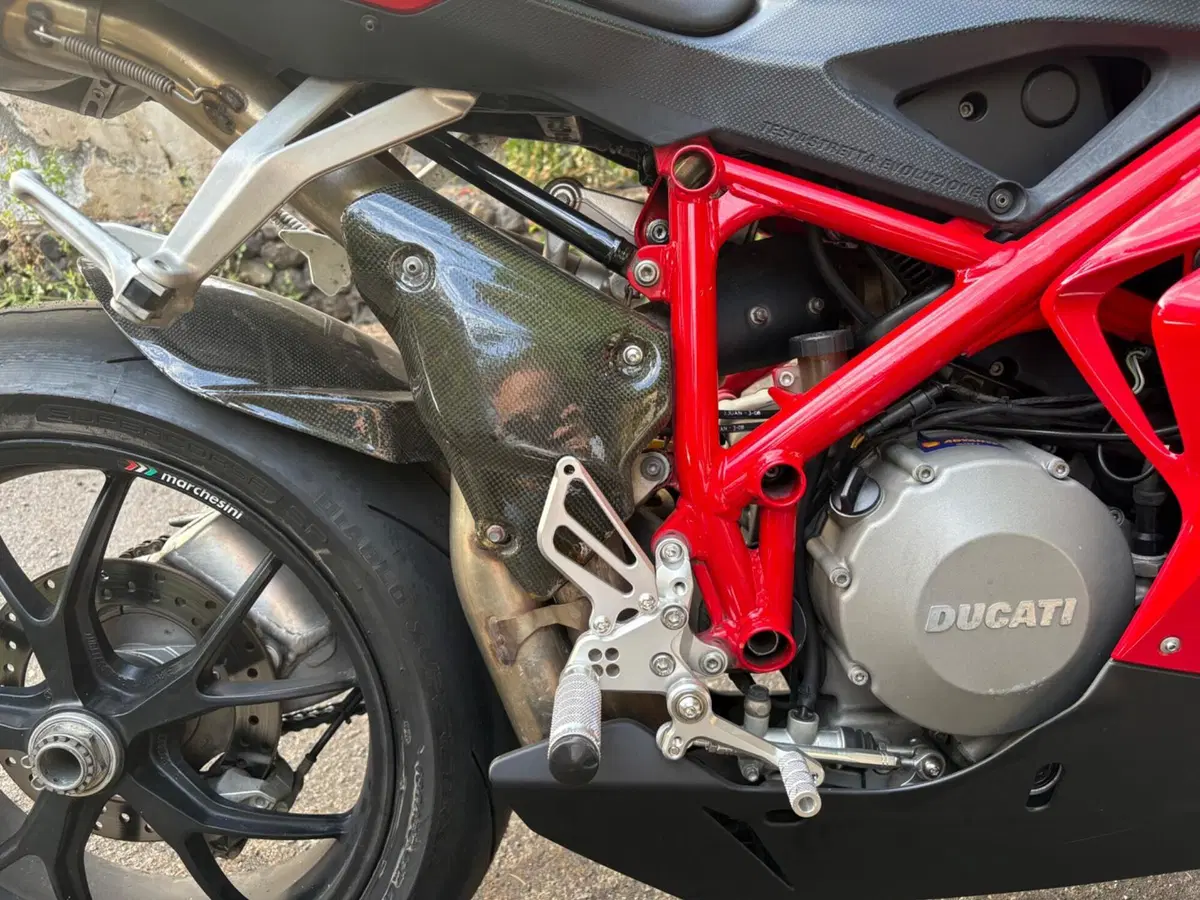 Ducati 848 (2007 - 13) (7)
