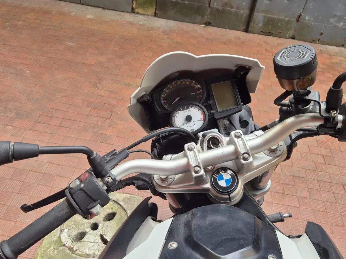 Bmw F 800 R (2009 - 11) (5)