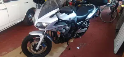 Yamaha FZS 600 Fazer (2002 - 03) usata