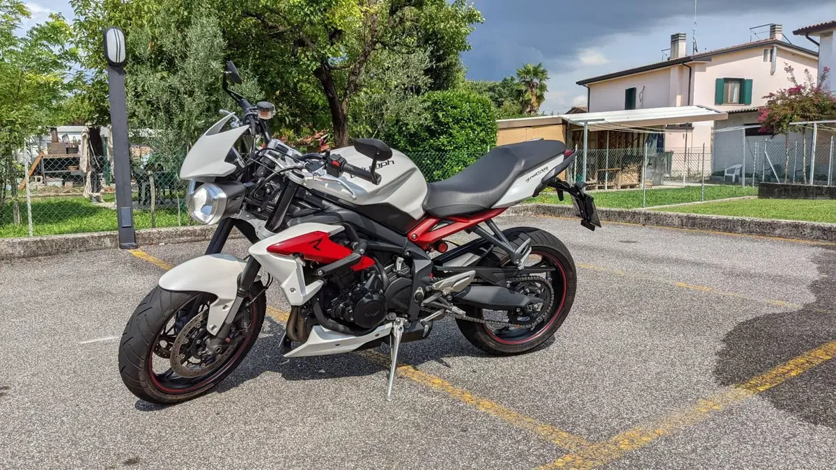 Triumph Street Triple R (2013 - 14)