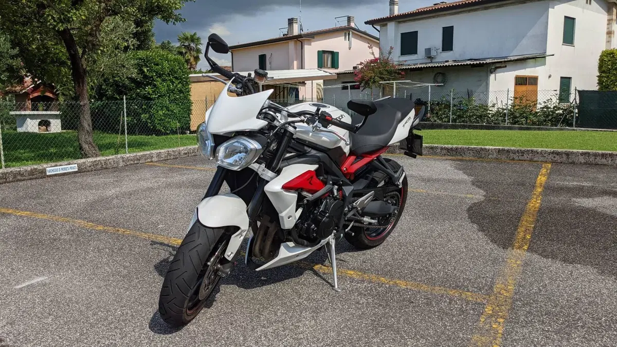 Triumph Street Triple R (2013 - 14) (2)