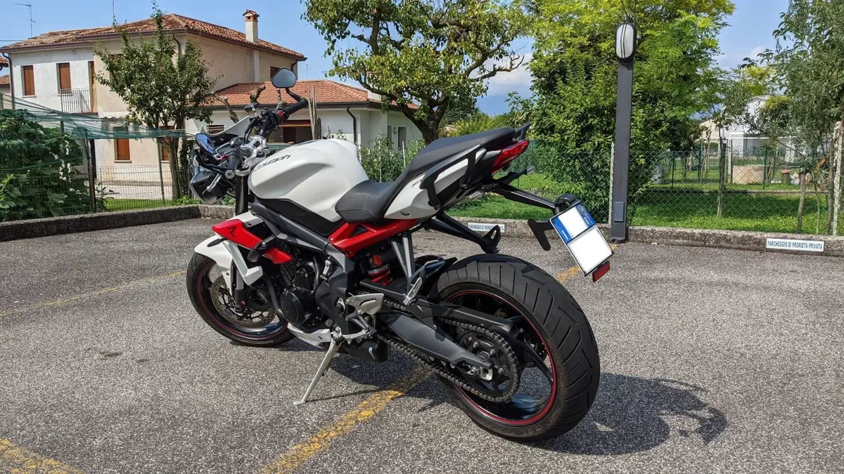 Triumph Street Triple R (2013 - 14) (3)