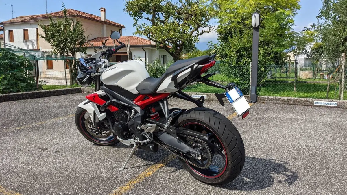 Triumph Street Triple R (2013 - 14) (4)