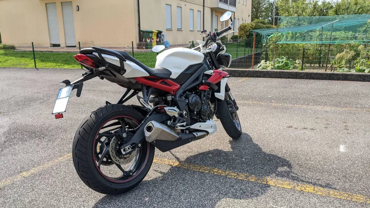 Triumph Street Triple R (2013 - 14) (5)