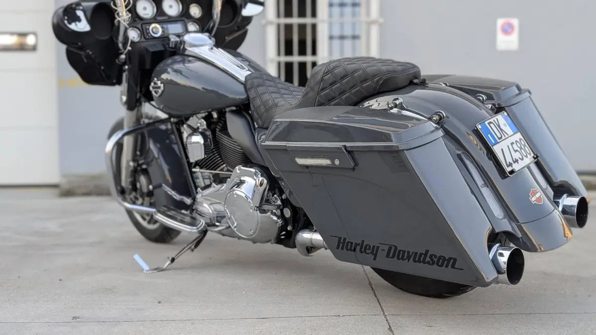 Harley-Davidson 1584 Street Glide (2008 - 10) - FLHX (5)
