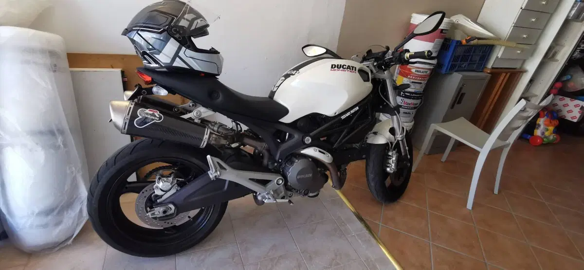 Ducati Monster 696 ABS (2009 - 14) (2)
