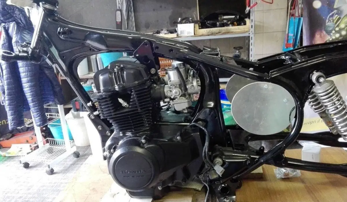 Honda CM 400T (8)