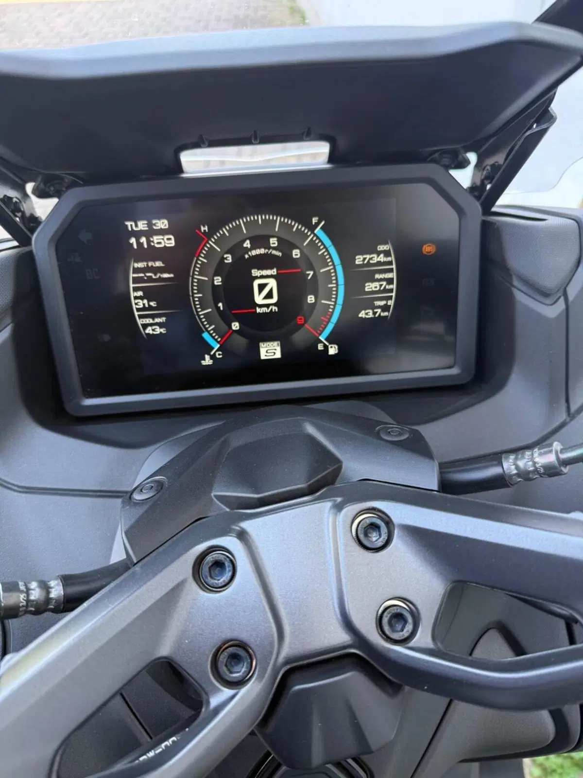 Yamaha T-Max 560 (2025 - 26) (7)