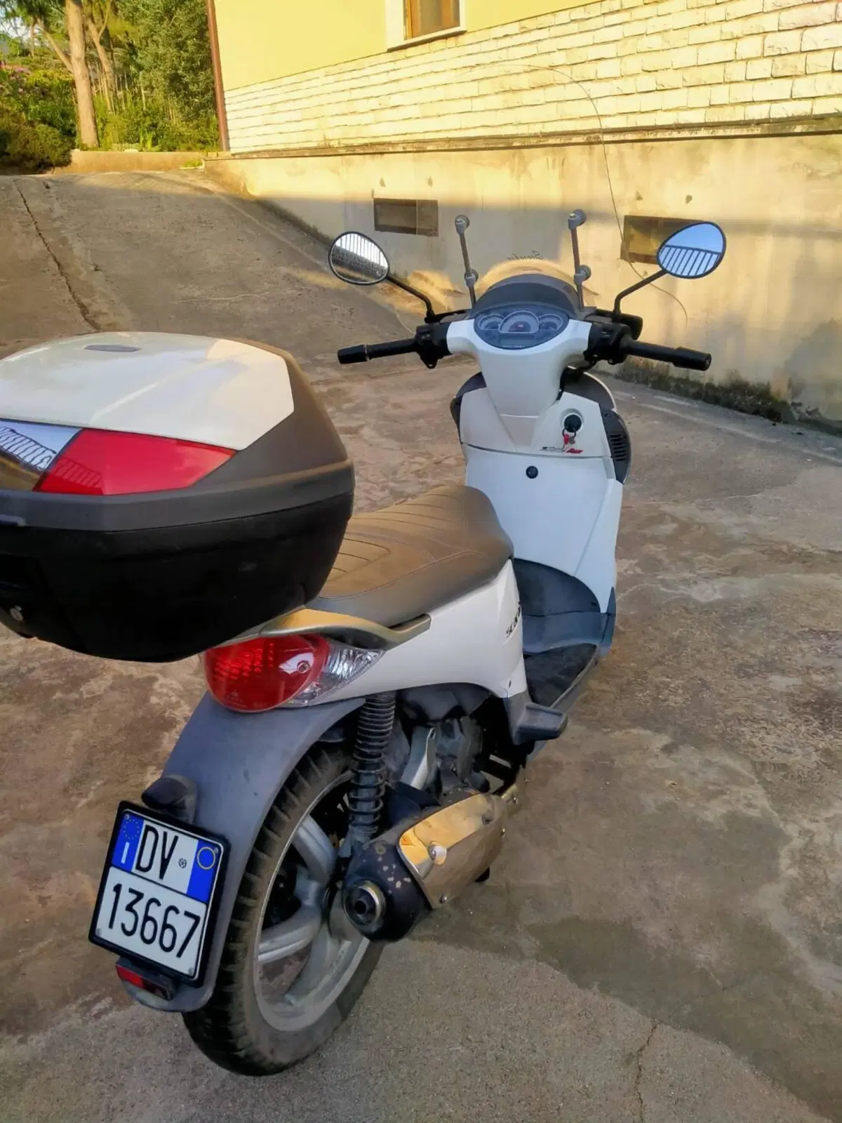 Aprilia Scarabeo 125 i.e. (2009 - 11) (3)
