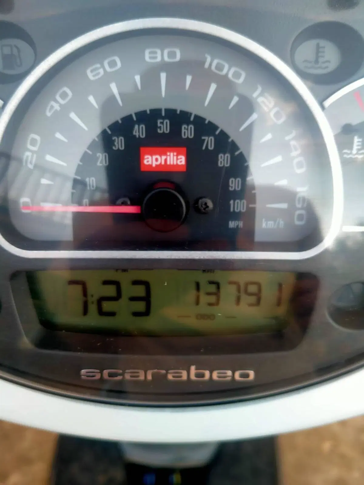 Aprilia Scarabeo 125 i.e. (2009 - 11) (4)