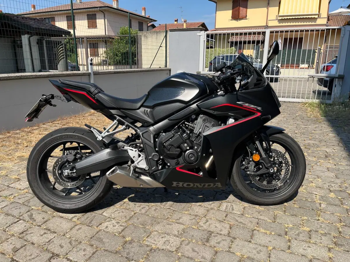 Honda CBR 650 R E-Clutch (2024 - 26)