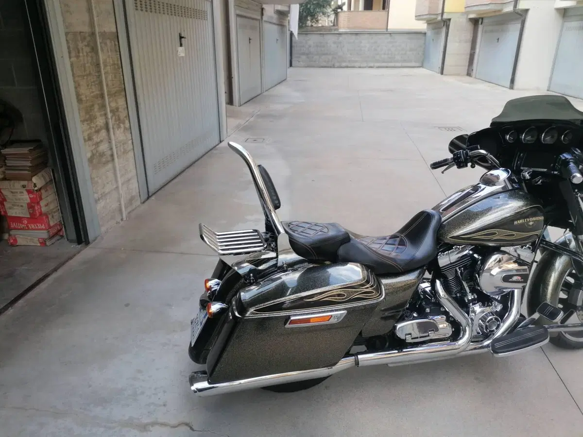 Harley-Davidson 1690 Street Glide Special (2014 - 16) - FLHX (5)
