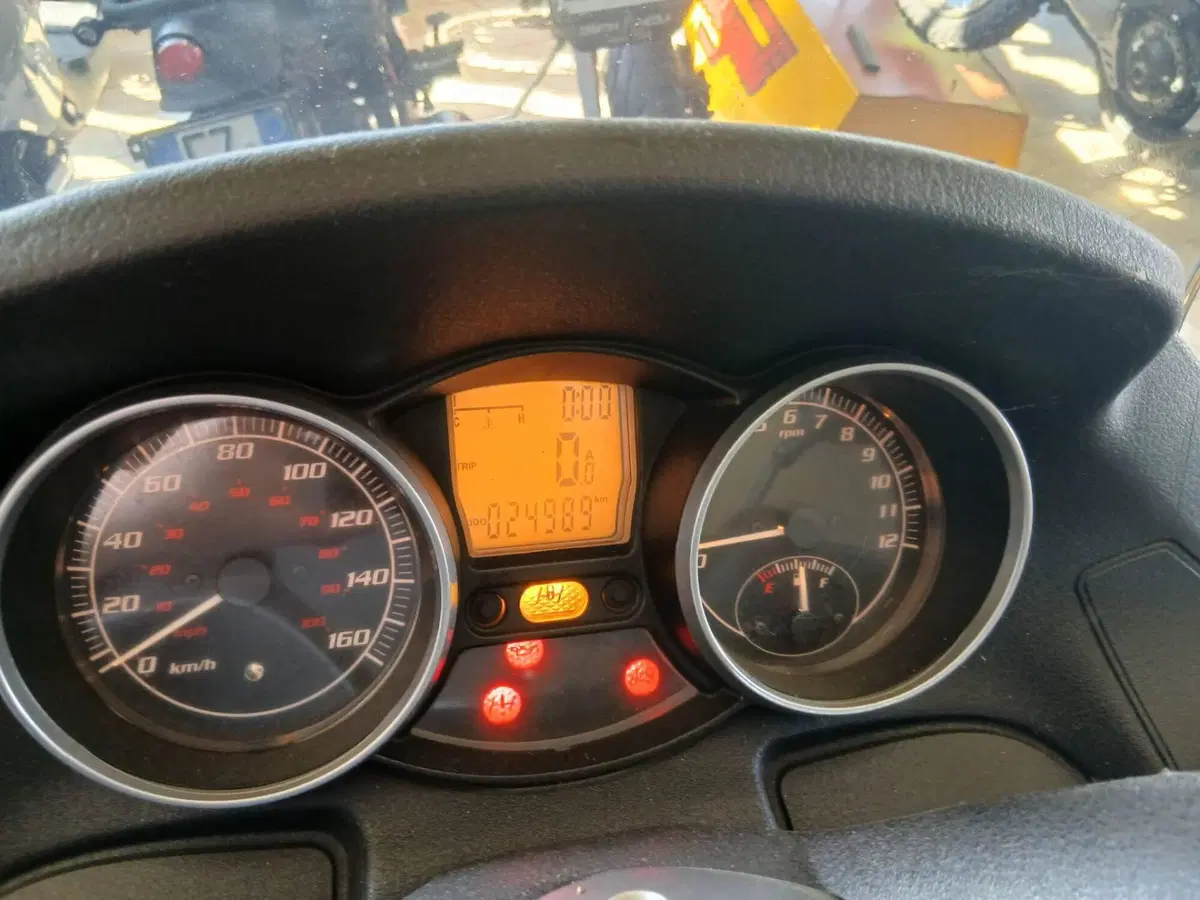 Piaggio MP3 250 i.e. (4)