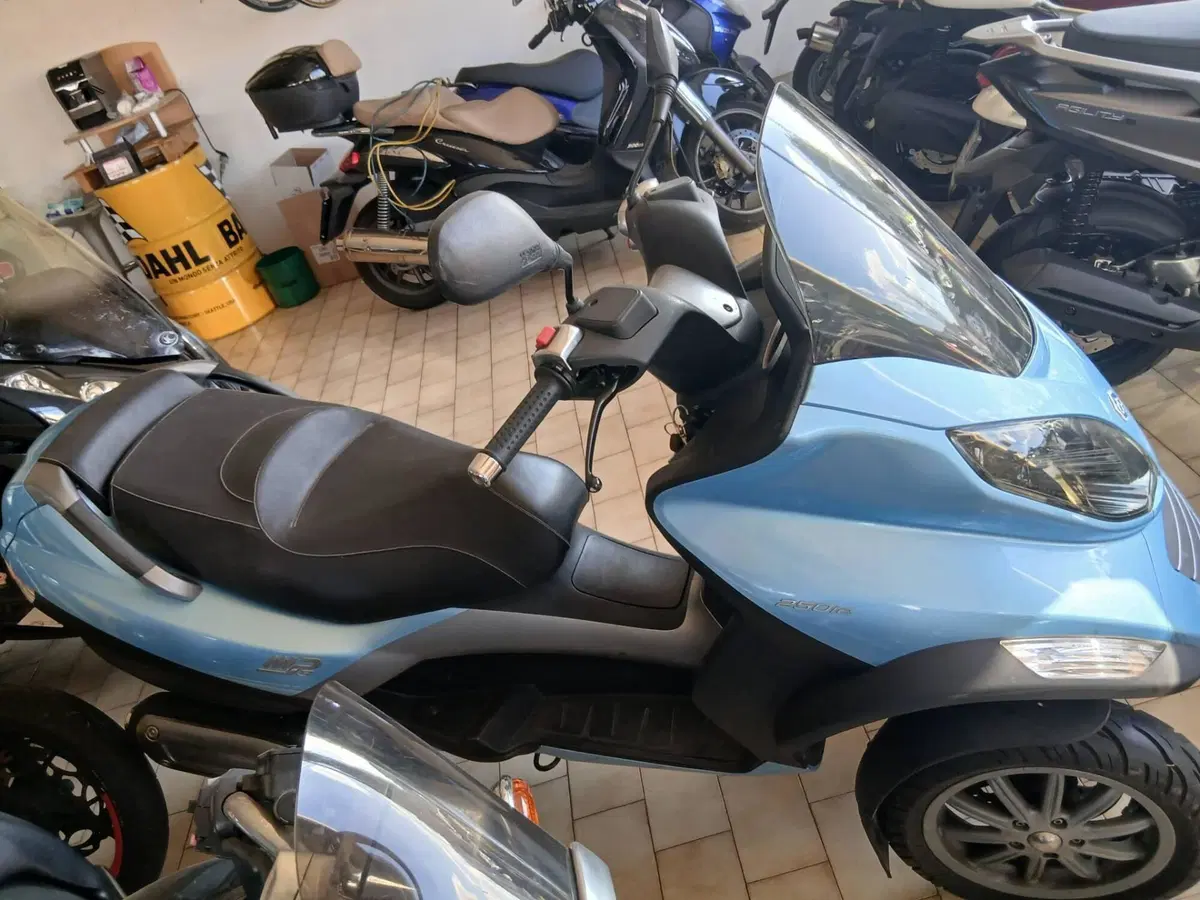 Piaggio MP3 250 i.e. (5)