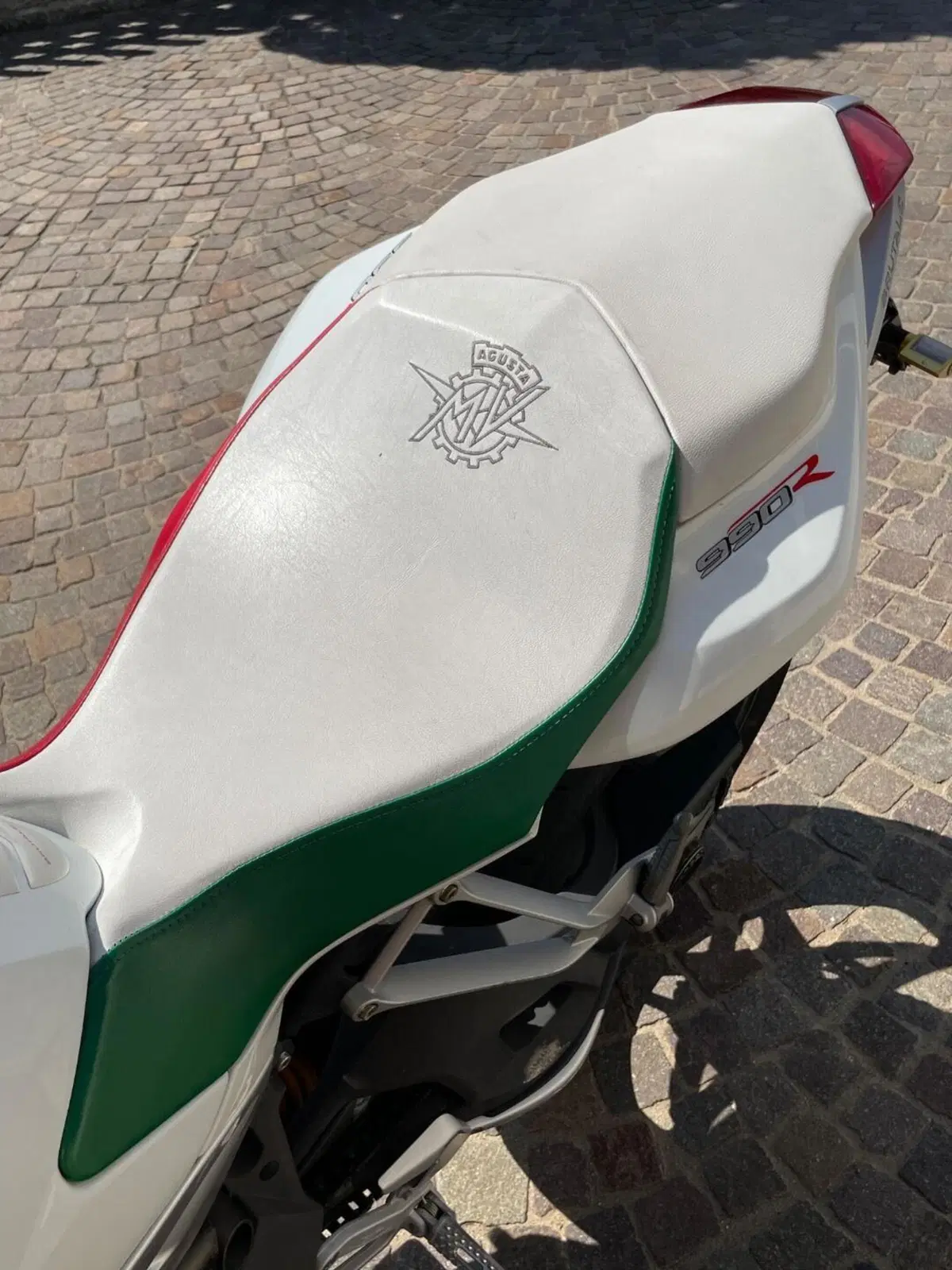 MV Agusta Brutale 990 R (2009 - 12) (5)