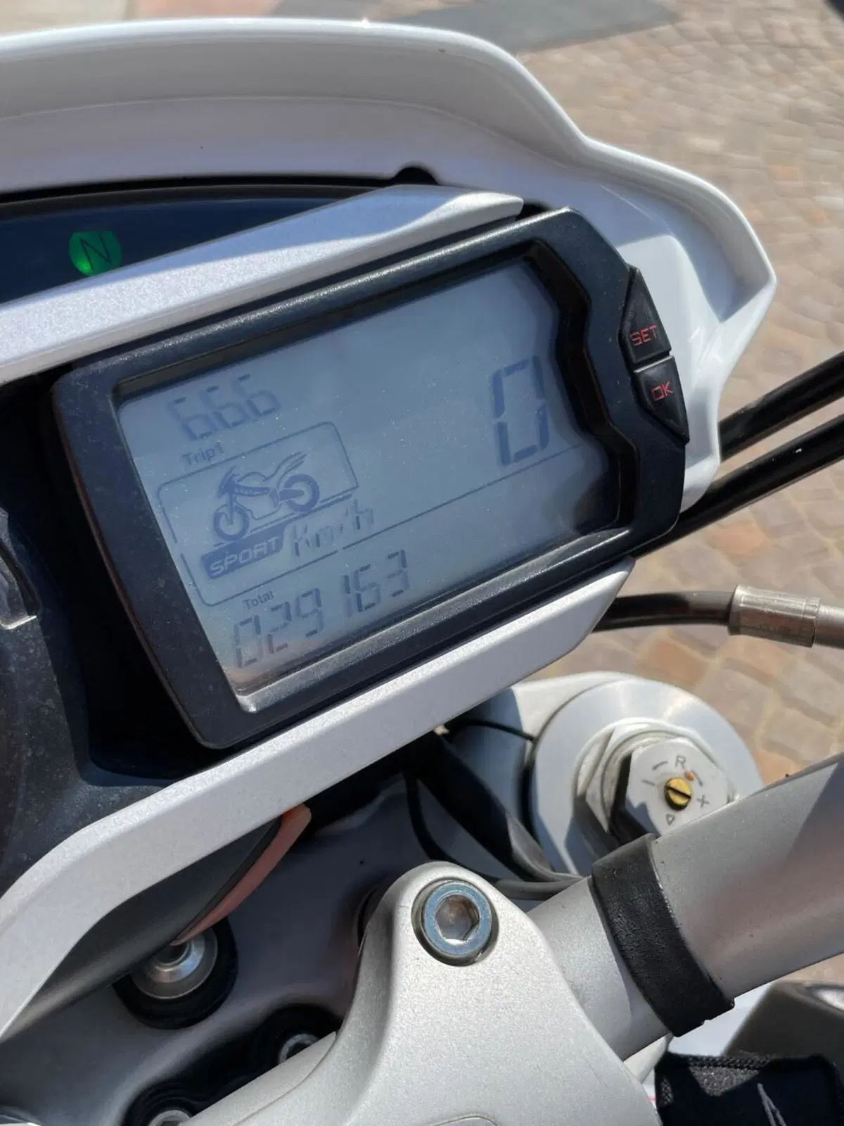 MV Agusta Brutale 990 R (2009 - 12) (7)