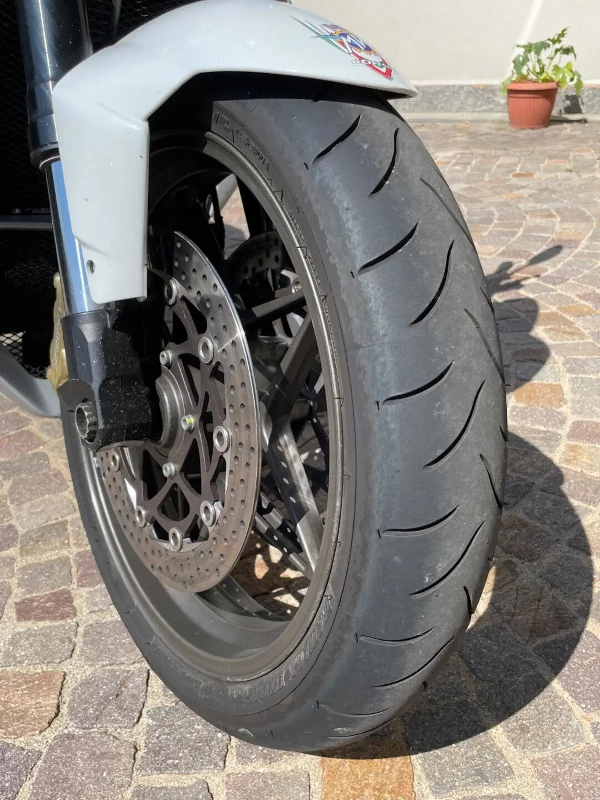 MV Agusta Brutale 990 R (2009 - 12) (8)