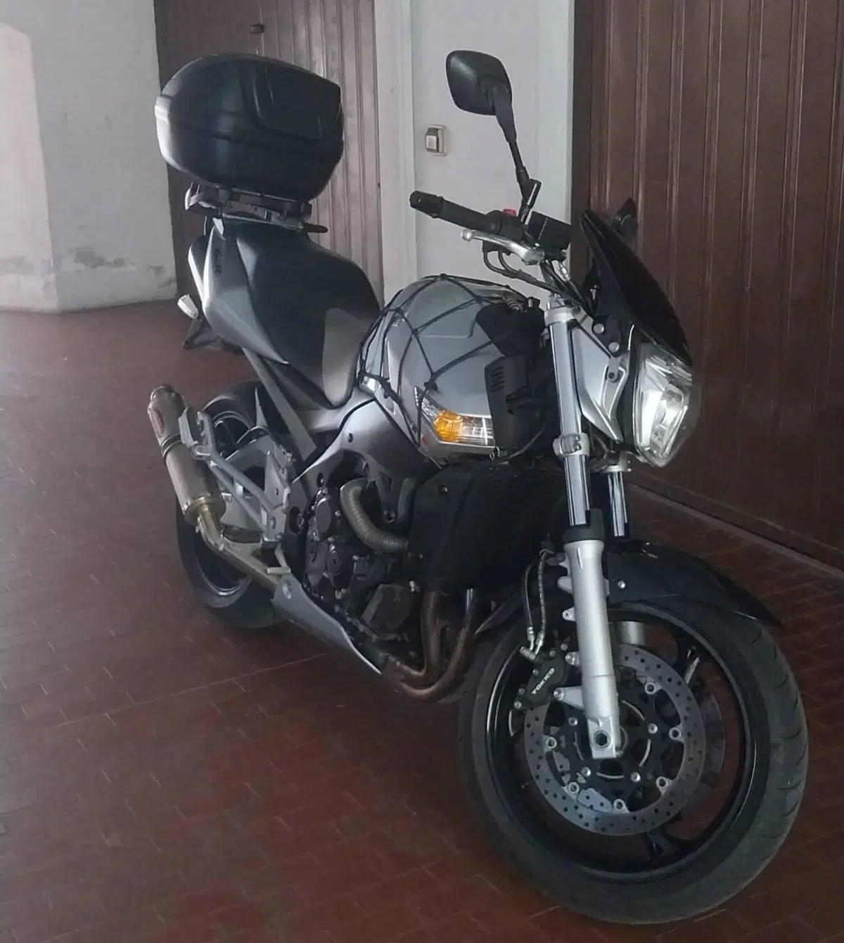 Suzuki GSR 600 (2006 - 11) (3)
