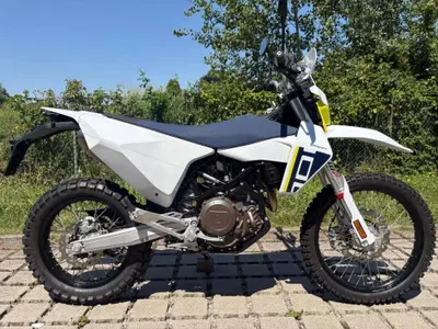 Husqvarna 701 Enduro (2026) usata