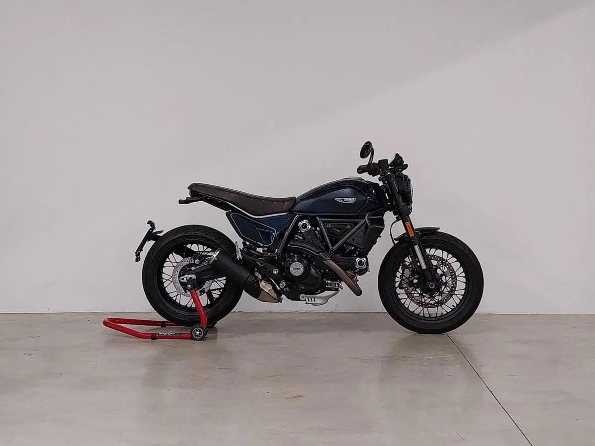 Ducati Scrambler 800 Nightshift (2023 - 24) (2)