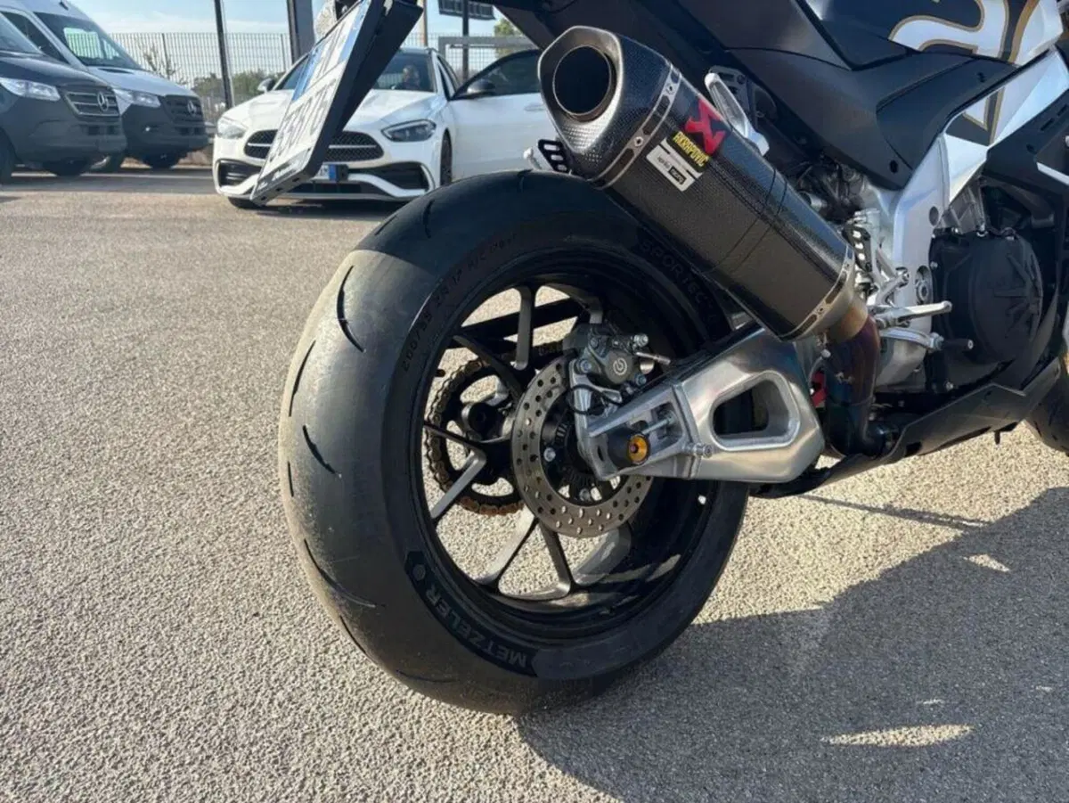 Aprilia RSV4 1100 Factory (2021 - 24) (9)