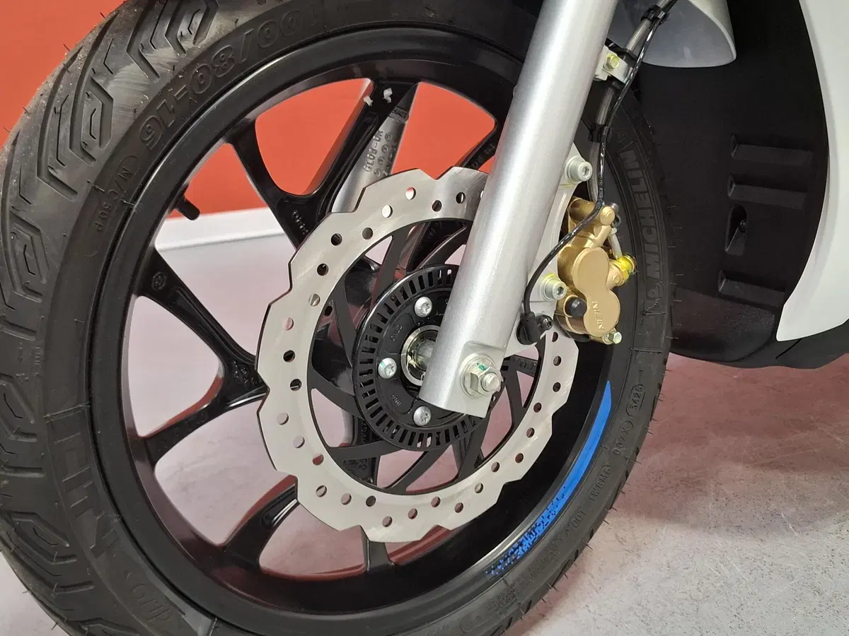 Piaggio Medley 125 S (2025 - 26) (9)