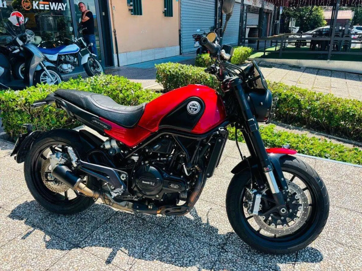 Benelli Leoncino 500 Sport (2017) (5)