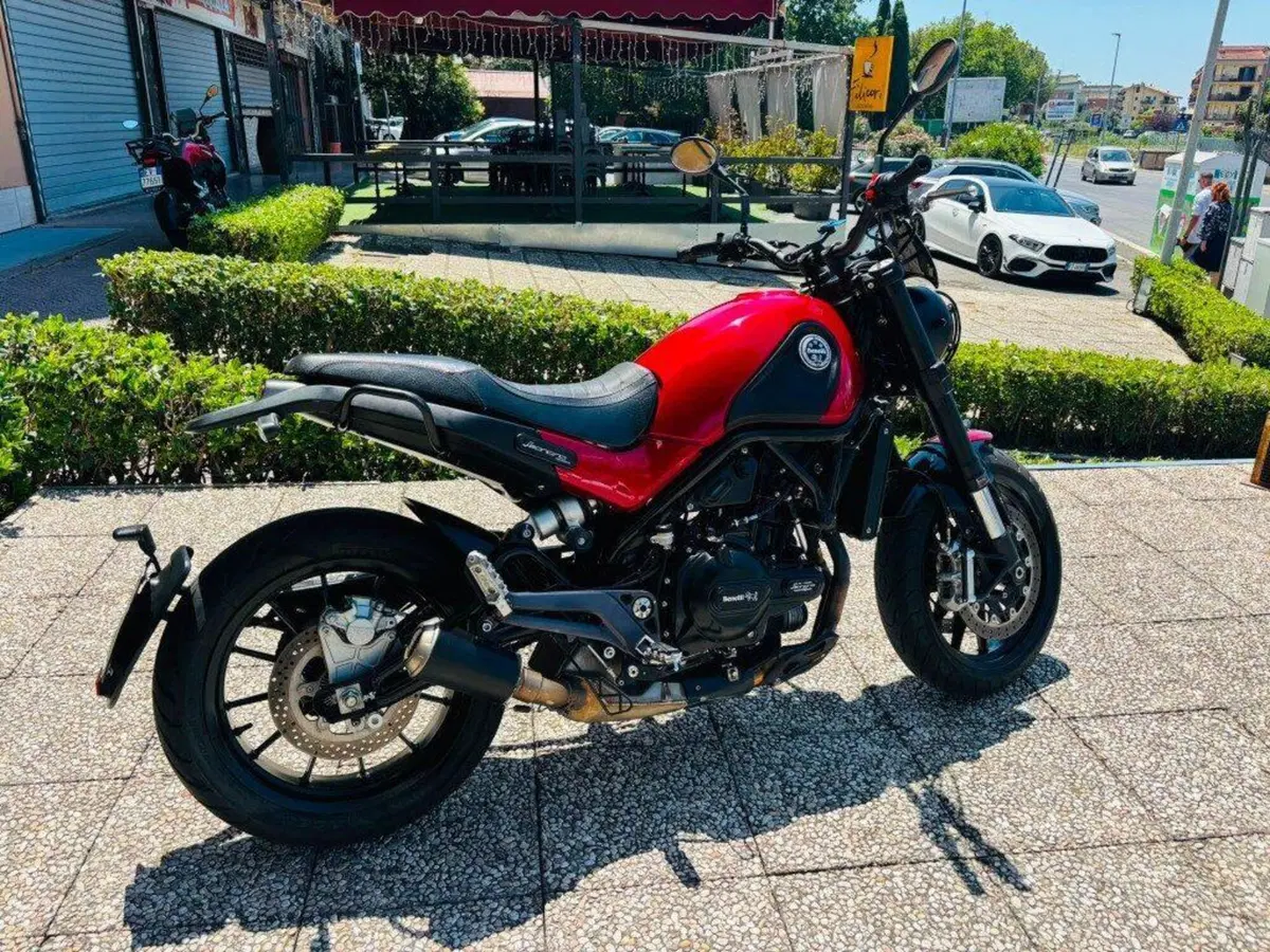 Benelli Leoncino 500 Sport (2017) (9)
