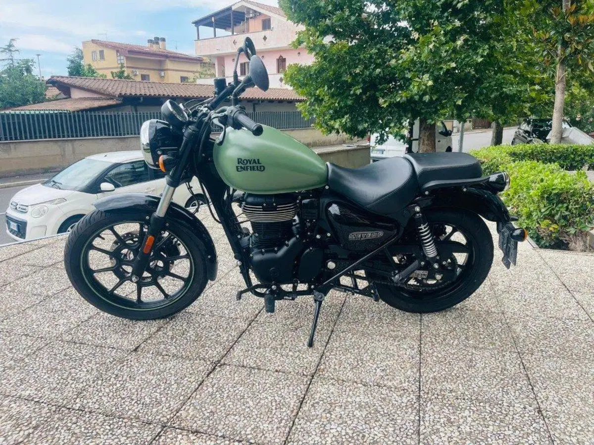 Royal Enfield Meteor 350 (2021 - 26) (3)