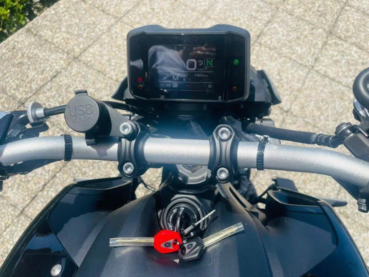 Yamaha MT-09 (2021 - 23) (2)