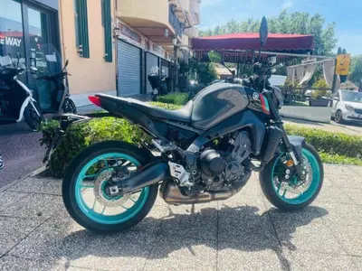 Yamaha MT-09 (2021 - 23) usata