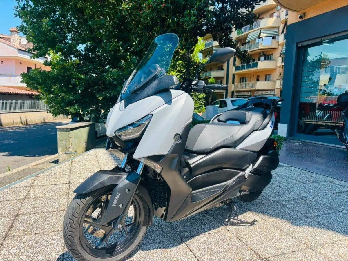 Yamaha X-Max 300 (2021 - 24) (5)