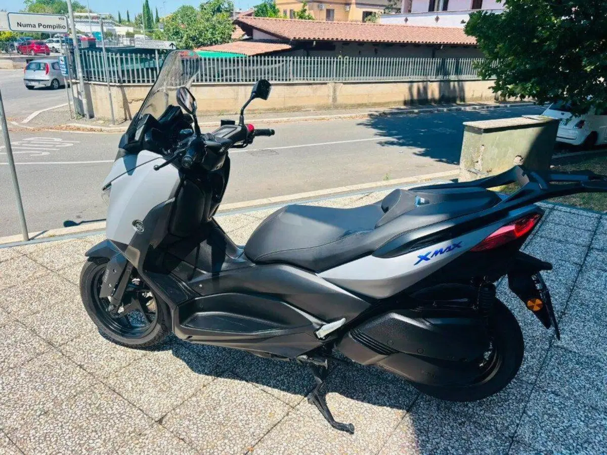 Yamaha X-Max 300 (2021 - 24) (8)