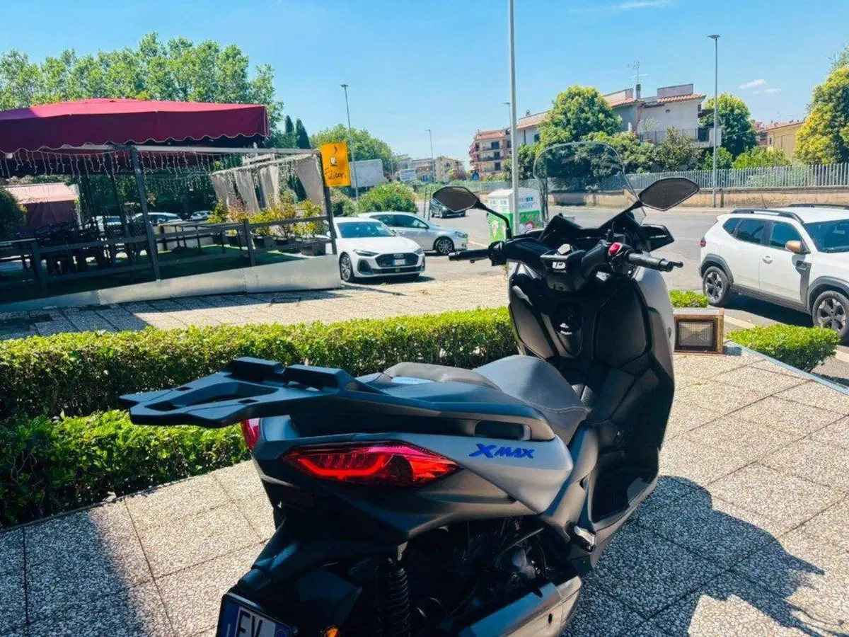 Yamaha X-Max 300 (2021 - 24) (9)