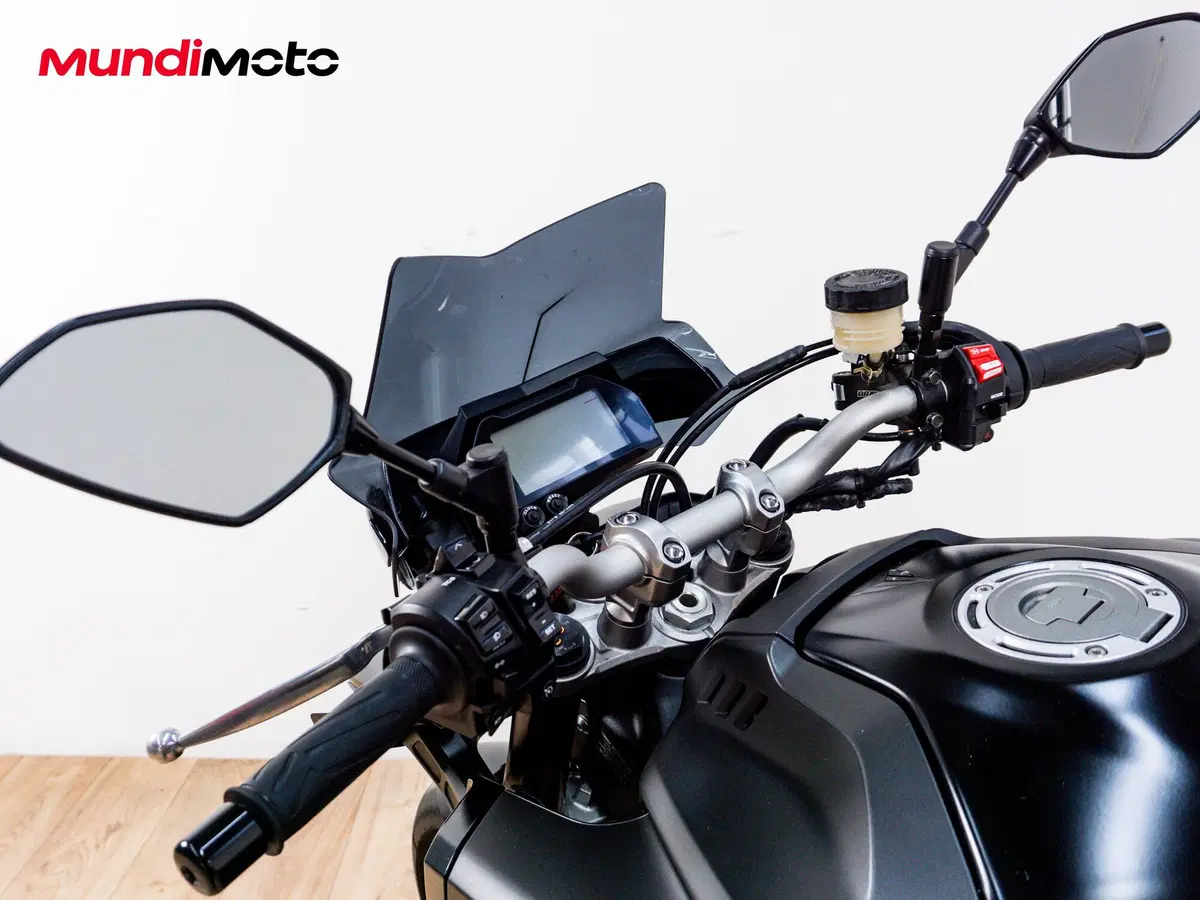 Yamaha MT-10 ABS (2016 - 17) (9)