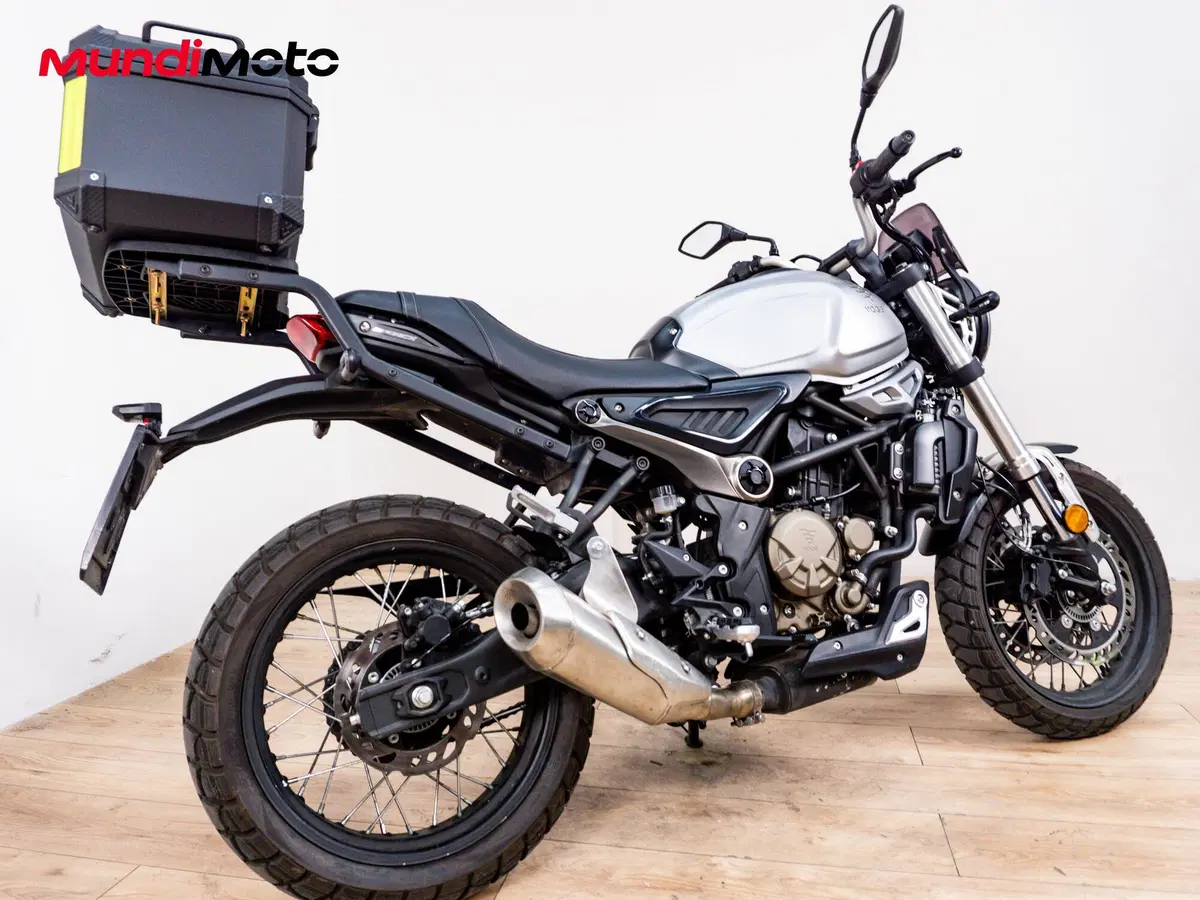 Voge Trofeo 300ACX Scrambler (2021 - 26) (3)