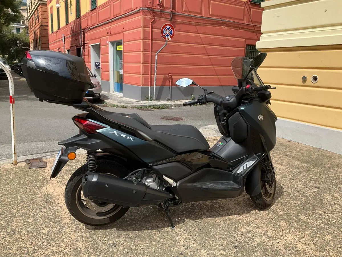 Yamaha X-Max 300 Tech Max (2021 - 24) (2)
