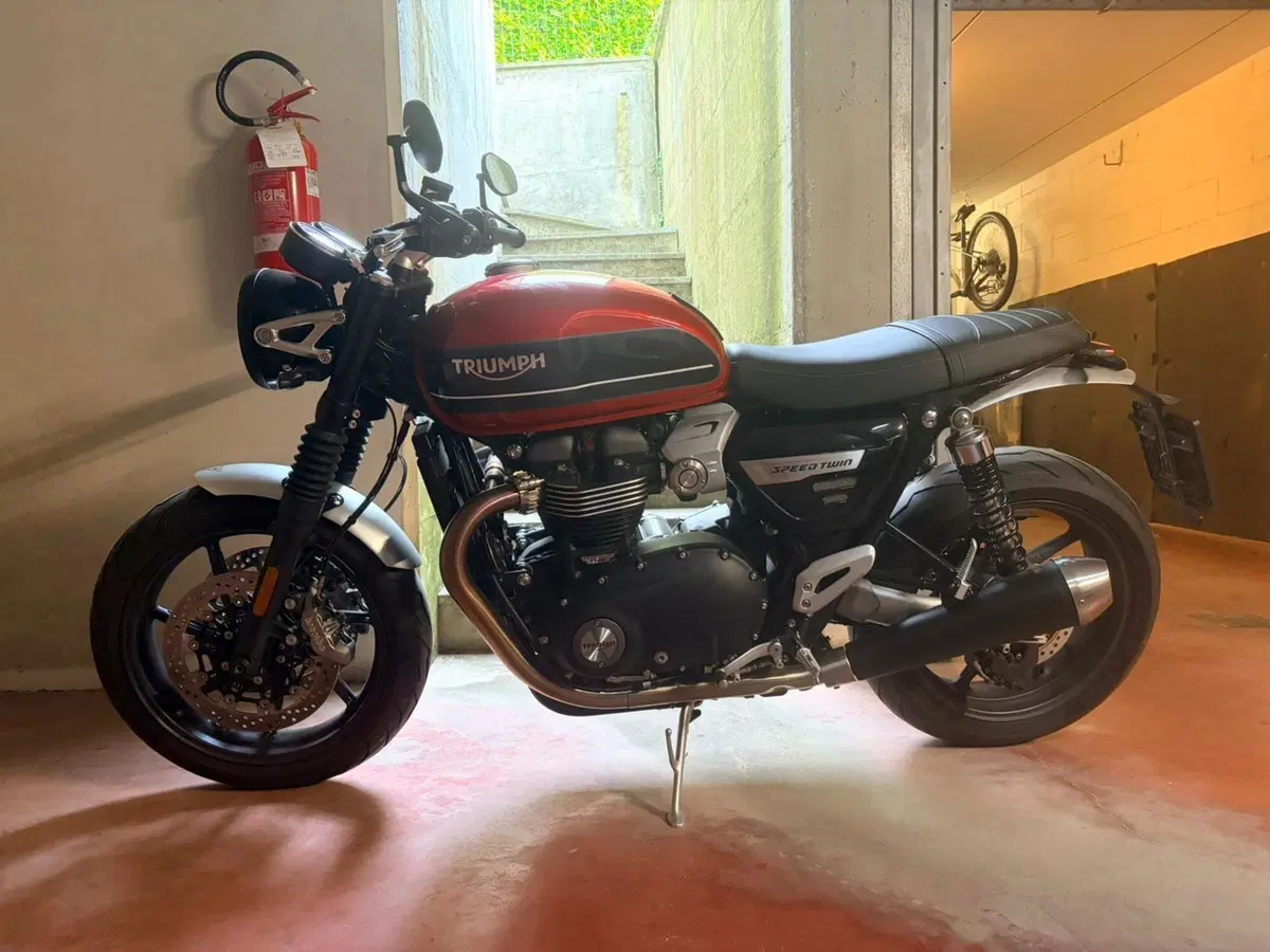 Triumph Speed Twin 1200 (2021 - 24) (2)
