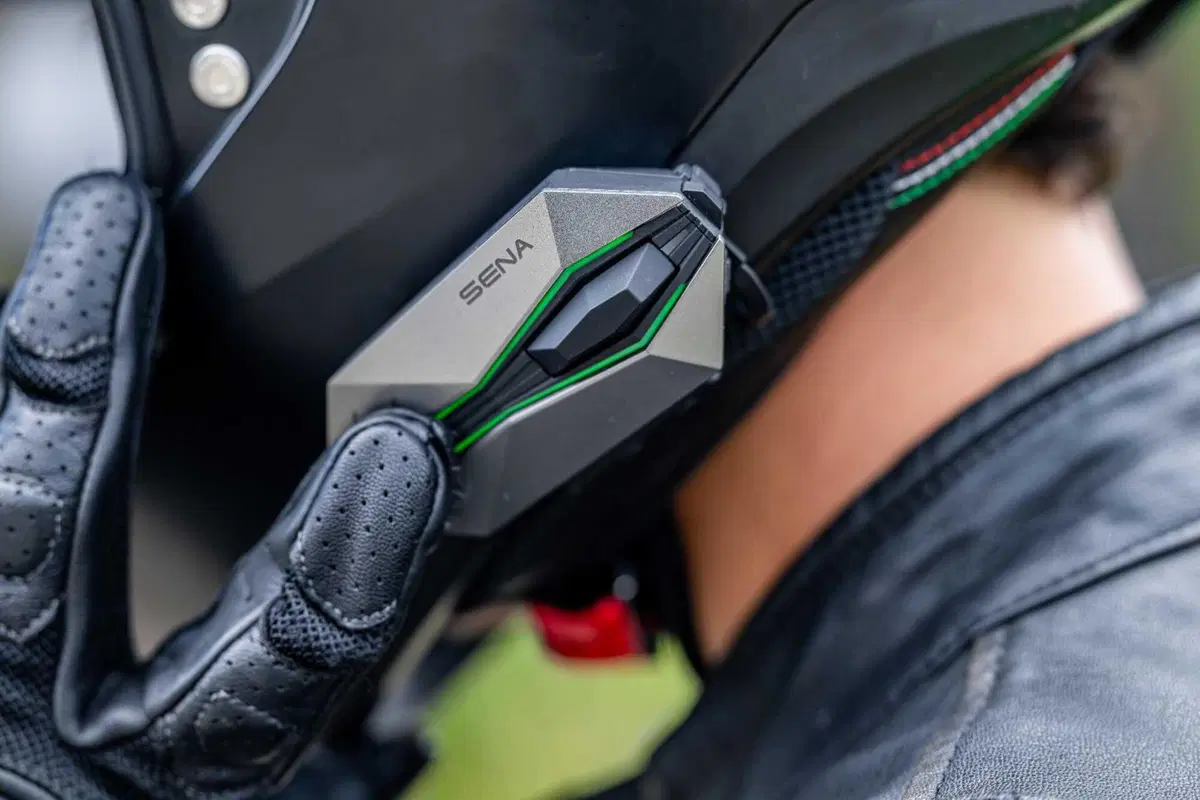 Sena presenta il nuovo interfono 60X: focus su ergonomia, connettività avanzata e audio Bose (11)